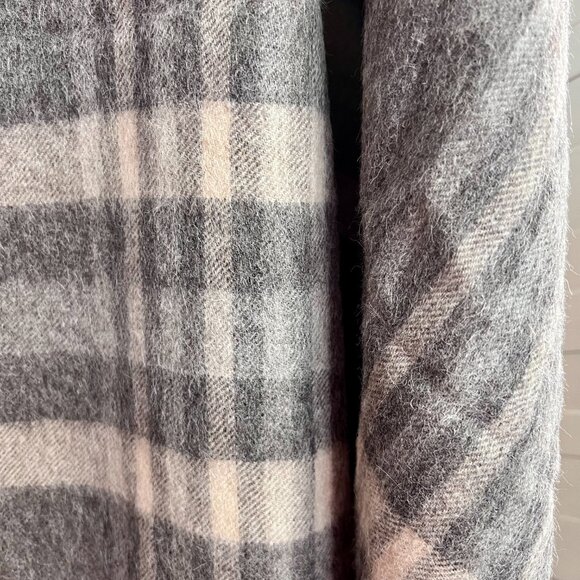 NWT Peruvian Connection 100% Alpaca Wool Grey Gray Plaid Poncho One Size… - Picture 6 of 8